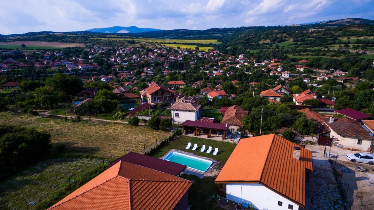 Етно Комплекс "Поп Грую Бански" Banya  Exterior foto